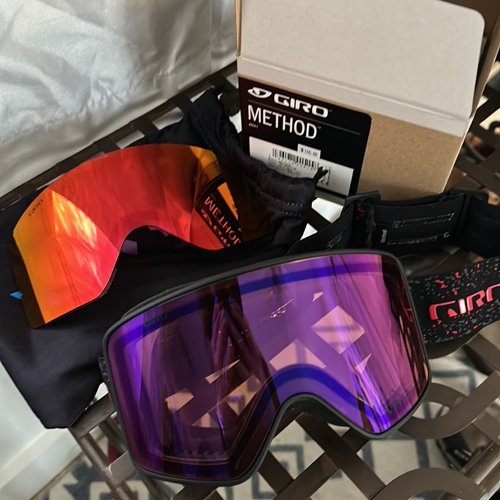 NIB GIRO method ski/snowboard goggle